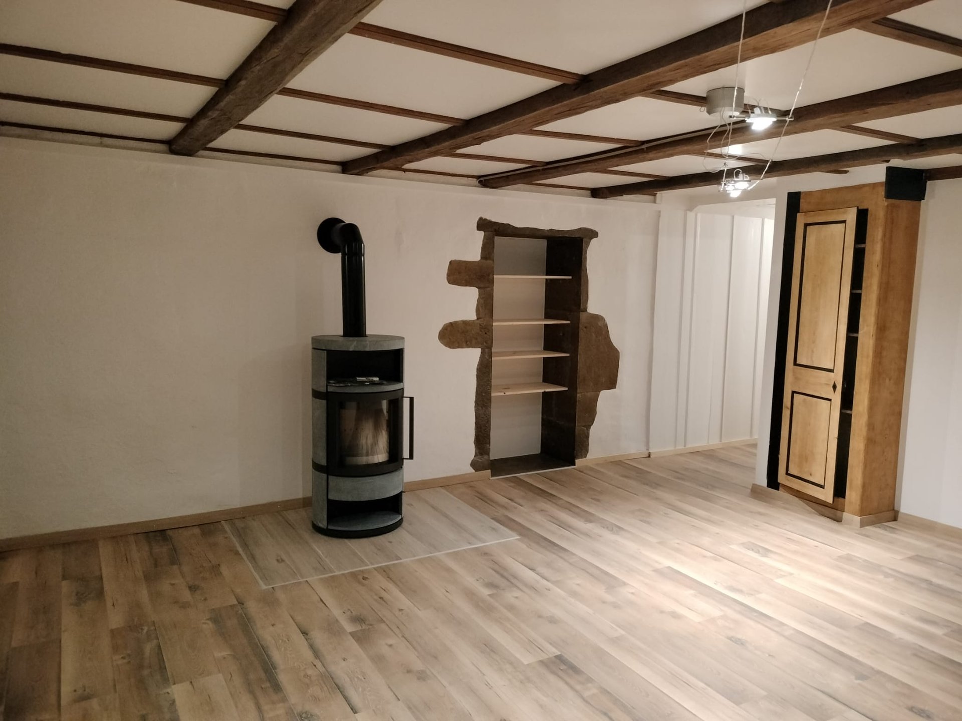 Parquet, peinture, chauffage