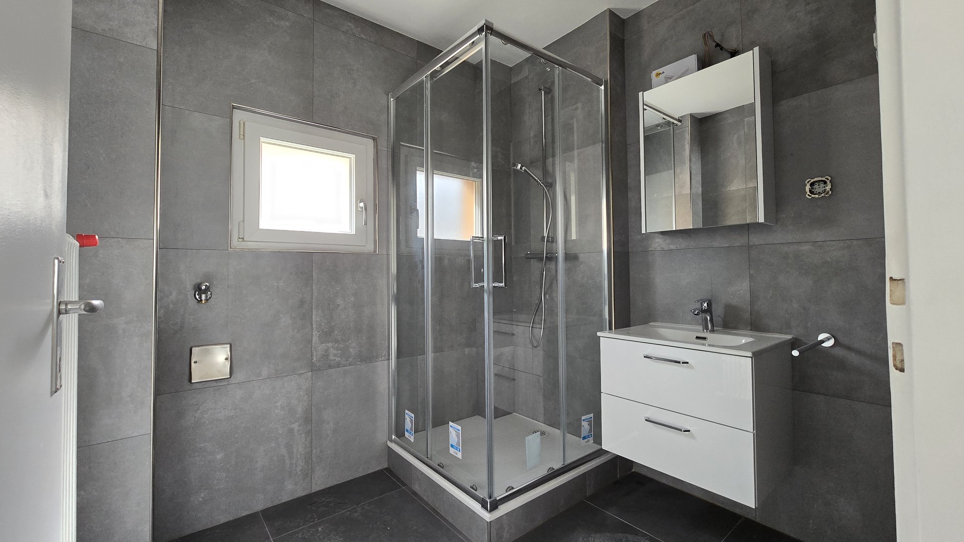 Salle de bains carrelée